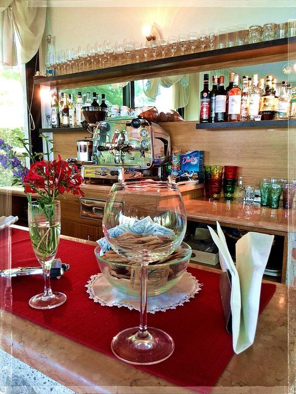 Albergo Il Biancospino Сирмионе Экстерьер фото