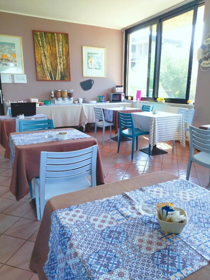 Albergo Il Biancospino Сирмионе Экстерьер фото